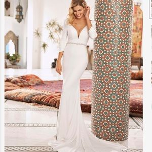 Wedding Gown SWIPE FOR PERSONAL PICS